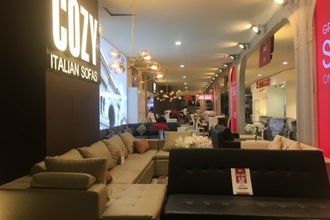 Thi công và trang trí Showroom Cozy Hội chợ